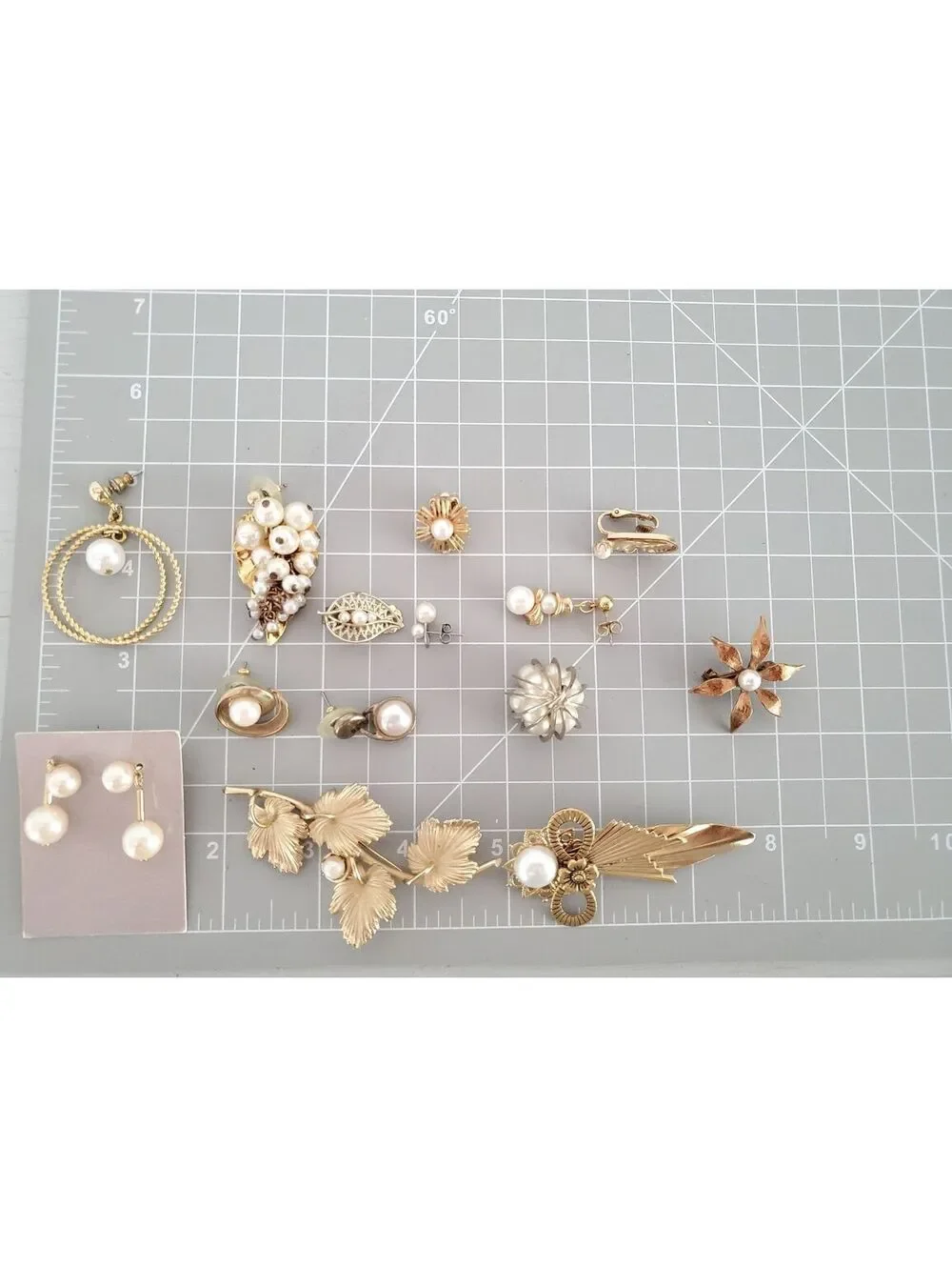 Vintage Pearl Gold-Tone Earring & Brooch Lot of 14
